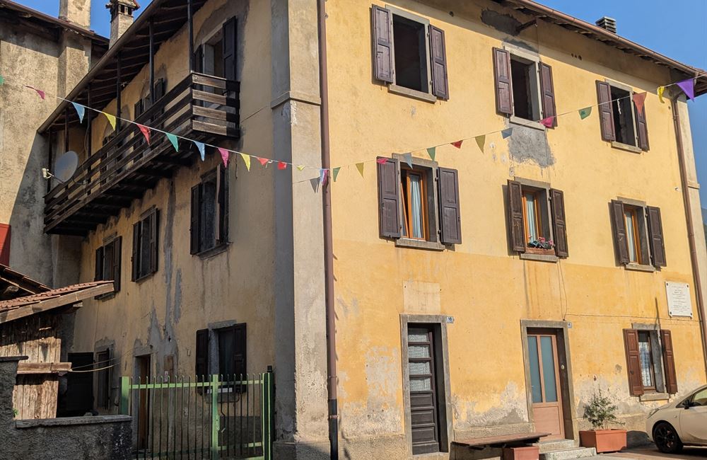 VENDITA EDIFICIO CIELO-TERRA NEL CENTRO DI LOCCA